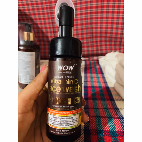 Pros and Cons of WOW Vitamin C and Niacinamide Face Wash