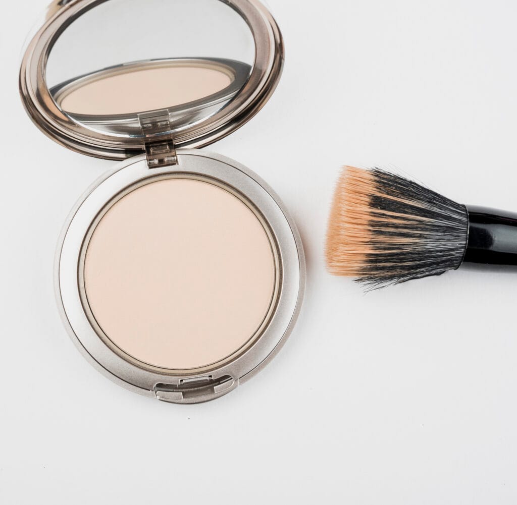 Why Does This Lakmé Compact Powder Make Sense?