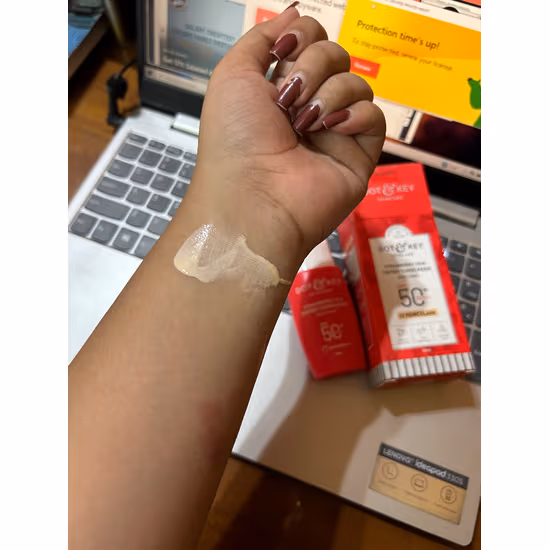 Tinted Sunscreen of Dot & Key 