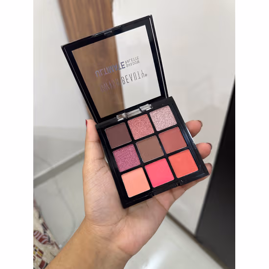 1726222197370 9347cd97 bd06 46c4 a38a 9e488e763191 1 Swiss Beauty Eyeshadow Palette – 4 Stunning Palettes