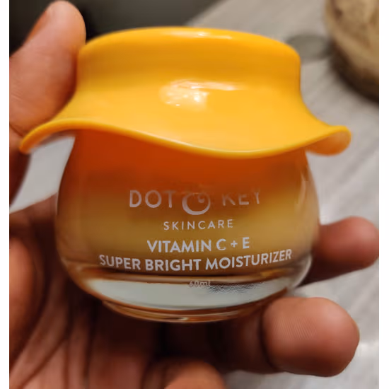 1740905807522 2cbbc45c aff0 4f5c b488 bc27119e8055 1 5 Reasons Why Dot and Key Moisturizer Is Loved for Skin