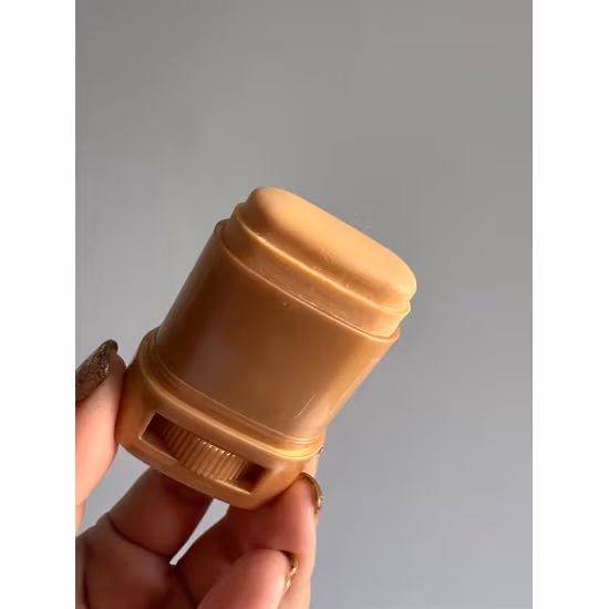 1744205493202 6dba4bbe bd18 4708 8ee7 6bf3465c1458 1 6 Impressive Reasons to Try Lakme Sunscreen Stick SPF 50