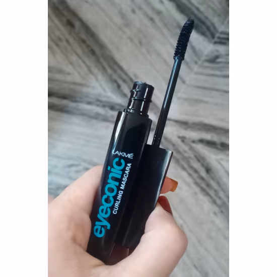1637739419865 7b3b7635 c386 468d afc5 ec2a24a0e1d8 1 Lakme Mascara Review: Worth Adding to Your Makeup Kit?