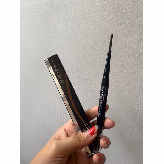 1712726533786 6273dcac d5b4 428b ac5e 997843f67ffe 1 7 Reasons Maybelline Eyebrow Pencil Wins Perfect Brows