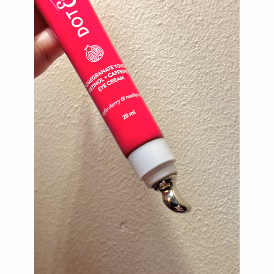 How to Use Under Eye Cream Correctly